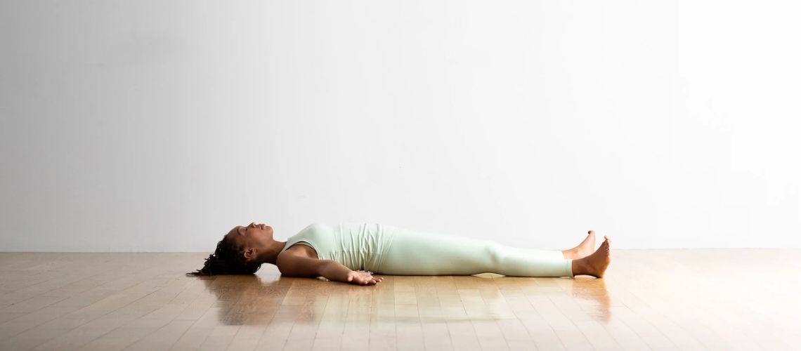 savasana postura cadaver yoga